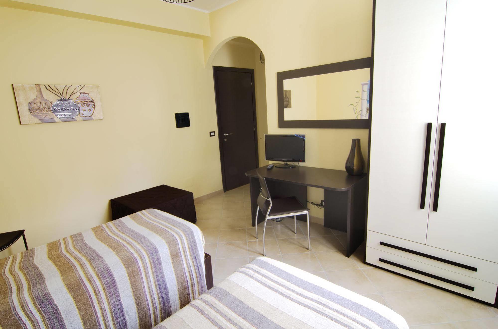 B&B La Porta Accanto Sassari Exterior photo