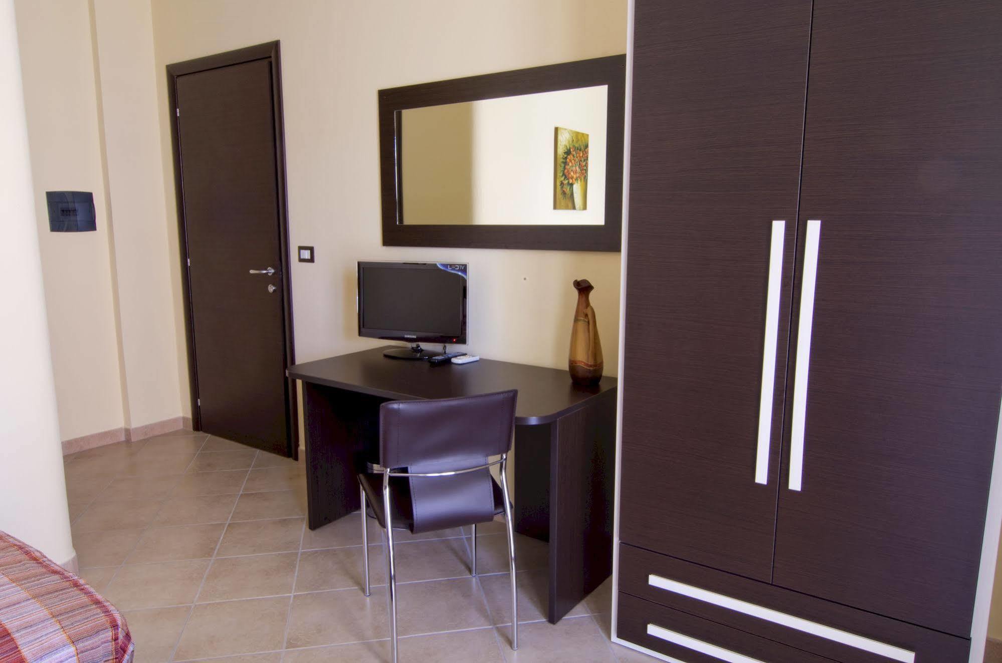 B&B La Porta Accanto Sassari Exterior photo